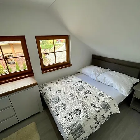 Holiday home Zrubovy Dom 1 V Panorama Parku Nezbudska Lucka