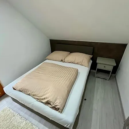Zrubovy Dom 1 V Panorama Parku Holiday home Nezbudska Lucka
