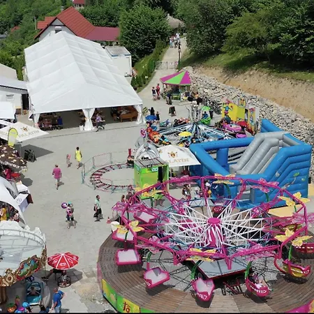 Zrubovy Dom 1 V Panorama Parku Nezbudska Lucka